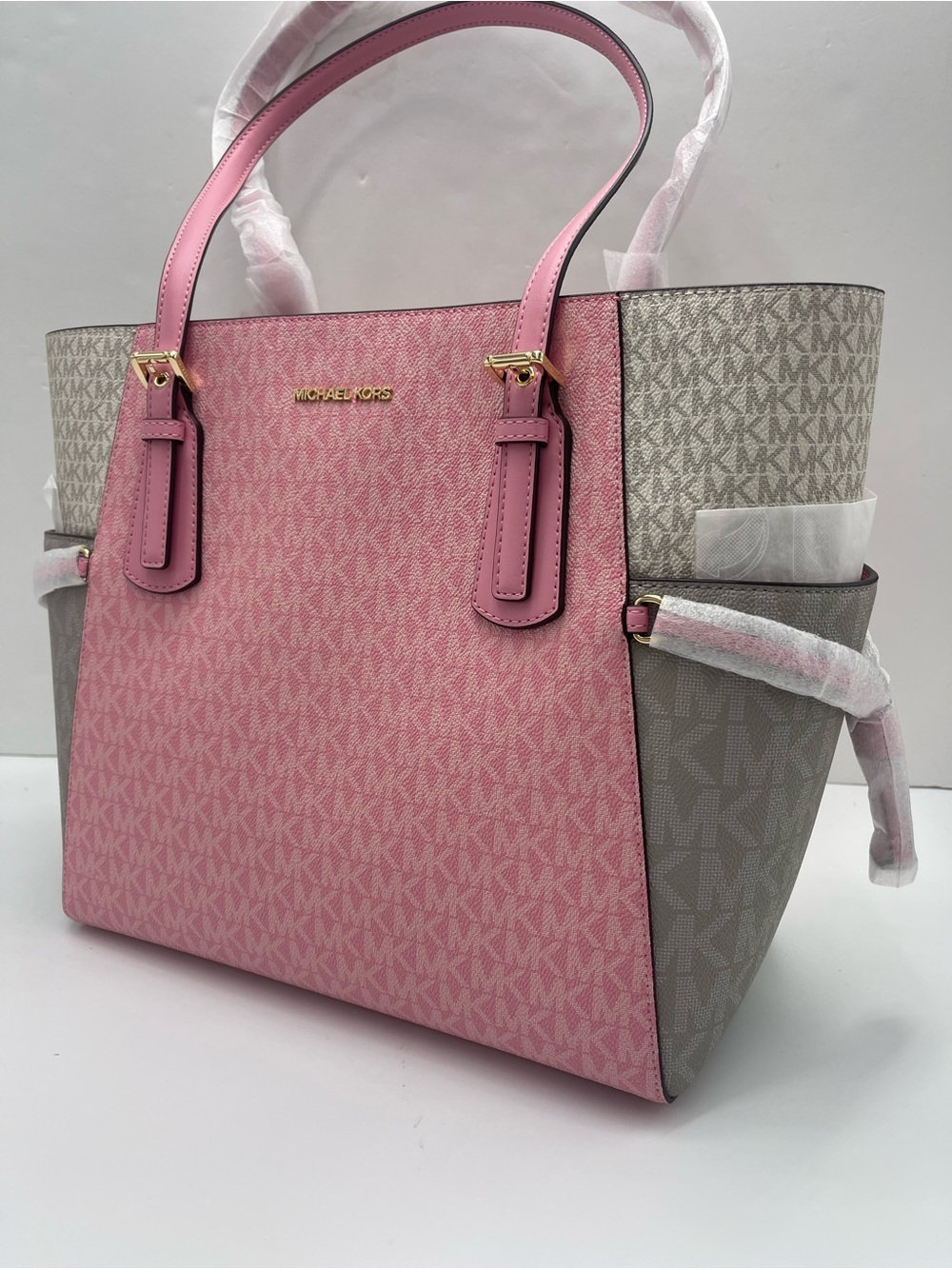 MICHAEL KORS Voyager Lg Color-Block Signature Logo Top Zip EW Shoulder Tote
NWT - Picture 3 of 16